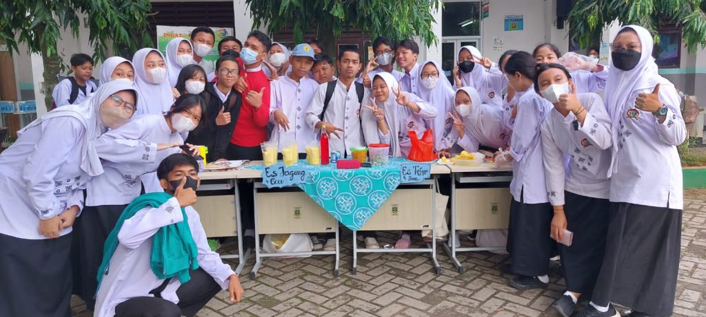 SMAN 6 Tangerang Selatan mengadakan acara Markey Day, 18 November 2022