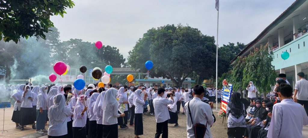 Hari Guru 25 November 2022